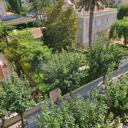 Acogedor Apartamento. ซาลอว์ ภายนอก รูปภาพ