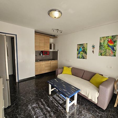 Acogedor Apartamento. ซาลอว์ ภายนอก รูปภาพ