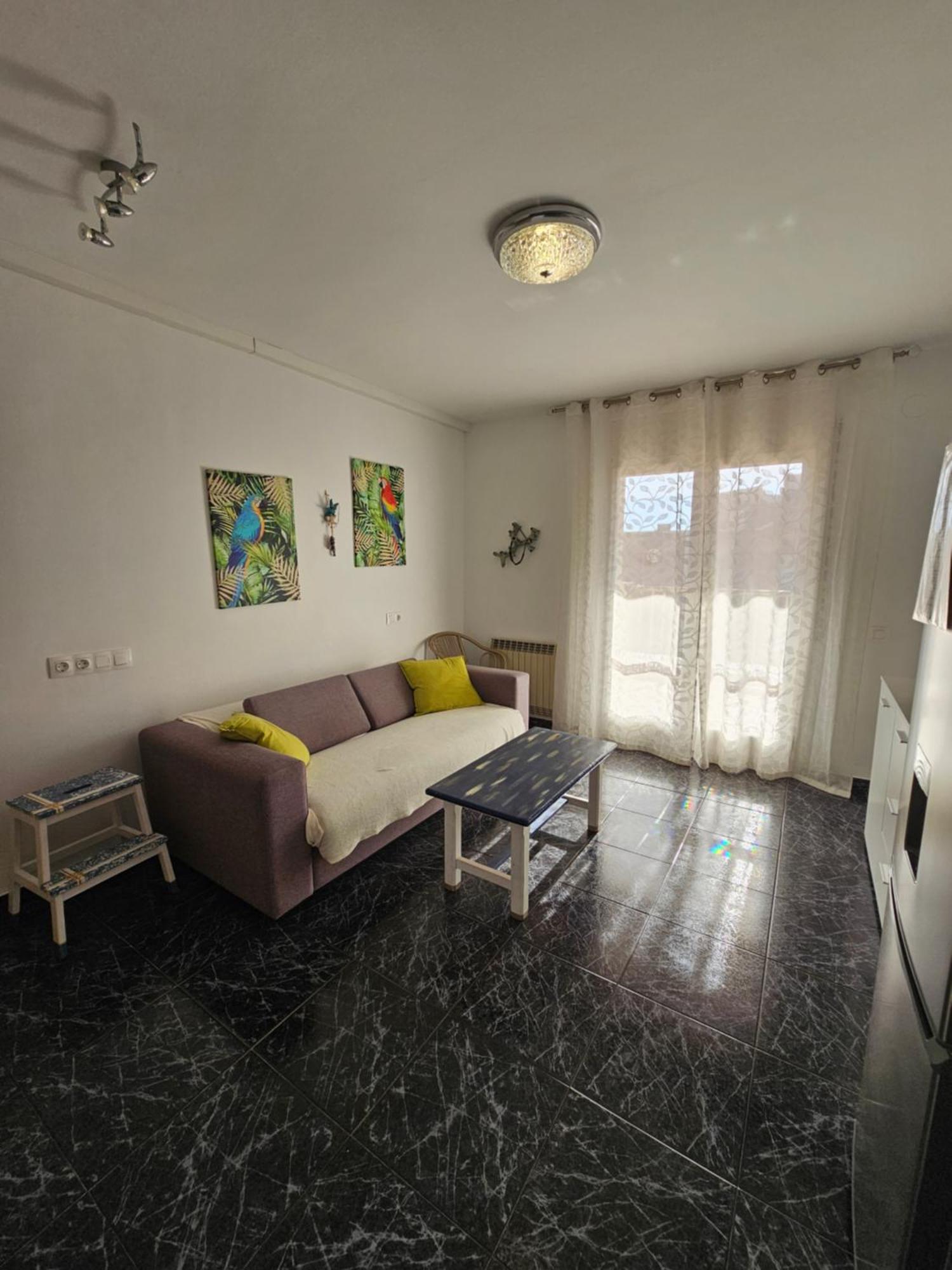 Acogedor Apartamento. ซาลอว์ ภายนอก รูปภาพ